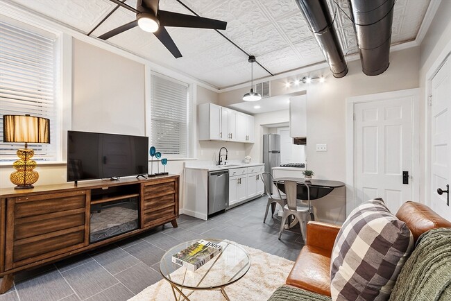 Building Photo - 1 Hazel St Unit 23L