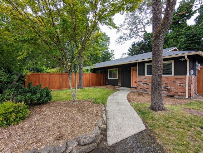 Photo - 5713-5713 64th St W