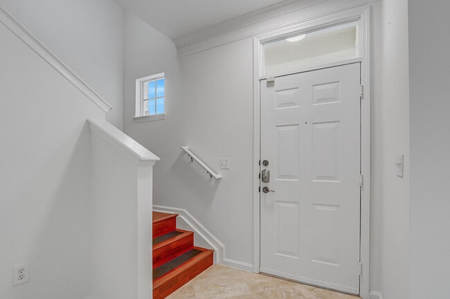 Photo - 826 Dakota Dr