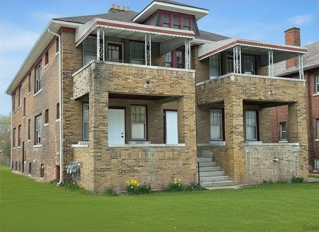 Photo - 2676 Sturtevant St