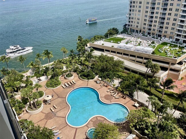 Photo - 520 Brickell Key Dr Unidad A1512
