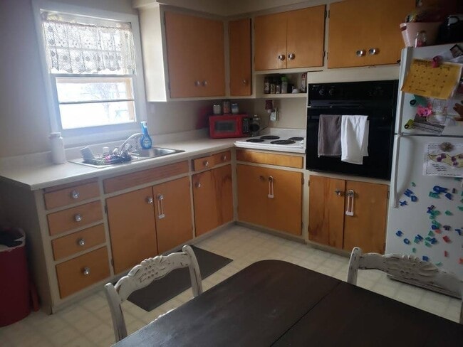 Cocina - 200 21st Ave NW