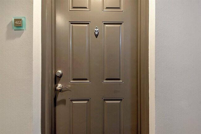 Photo - 2421 NE 65th St Unit 402