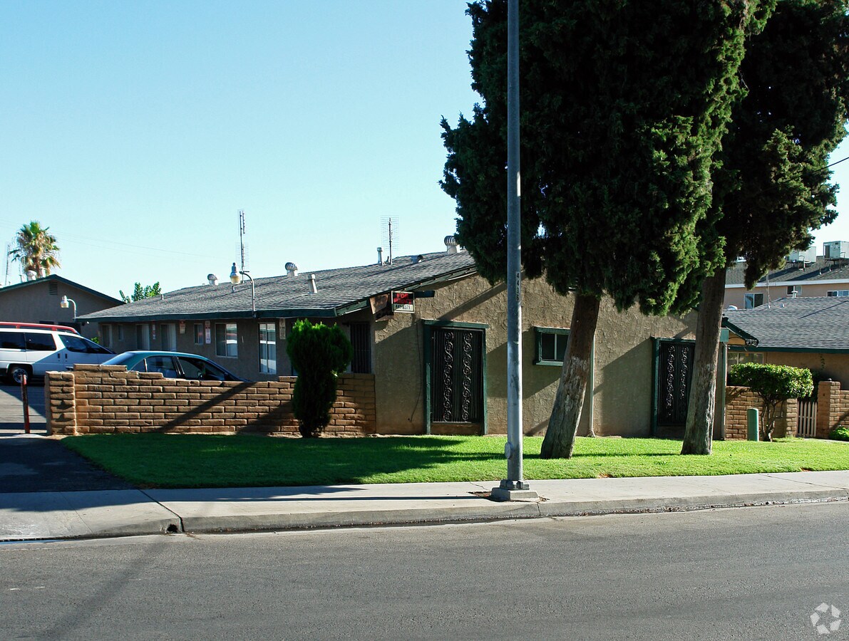 Hamilton Manor - Hamilton Manor Apartments