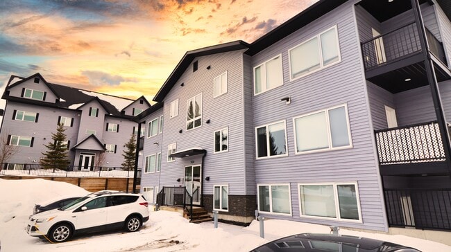 Building Photo - 930 11 St