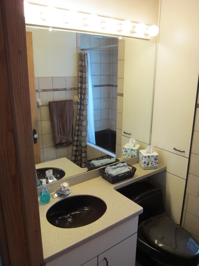 Photo - 2952 N Frederick Ave Unit #2