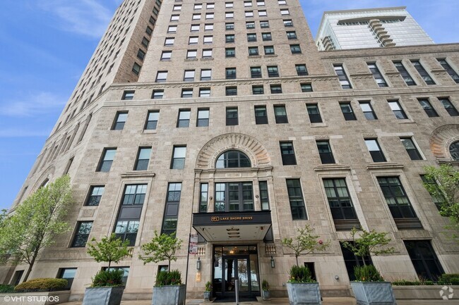 Building Photo - 850 N Lake Shore Dr Unit 704 Rental