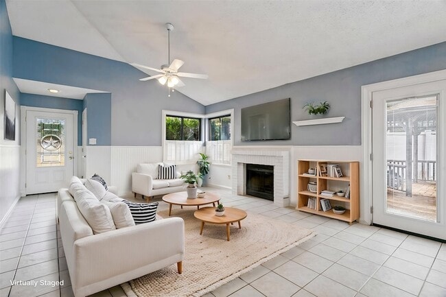 Photo - 657 Prairie Dell St