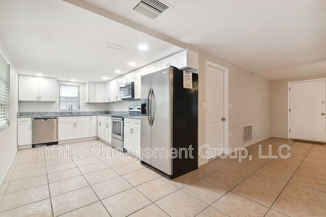Photo - 4818 Dogwood St