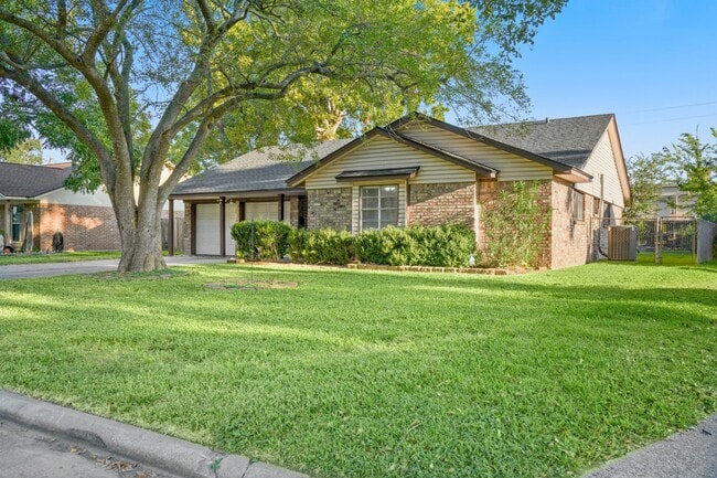 Photo - 5013 Camden Ln