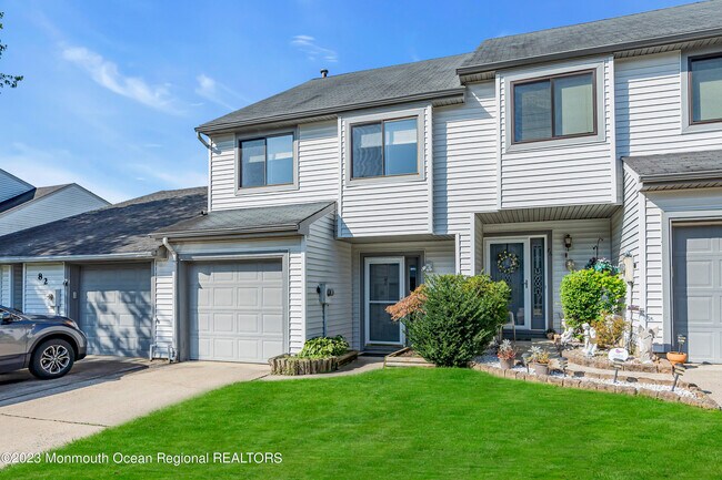 Photo - 84 Lexington Cir