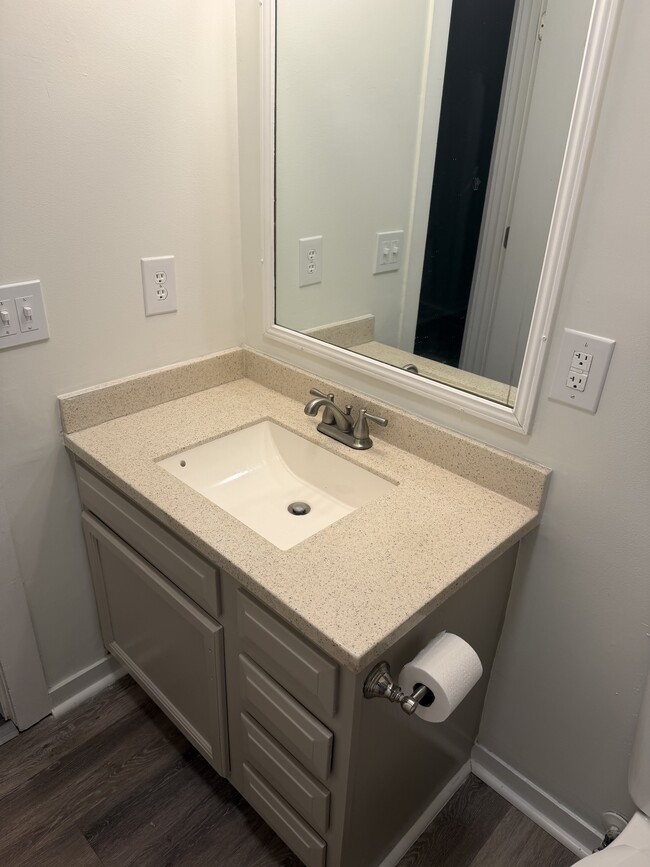 1405 Kings Rd