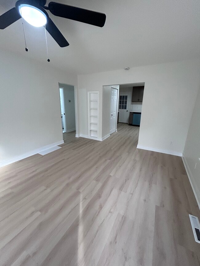 Photo - 6639 Alexander Ave