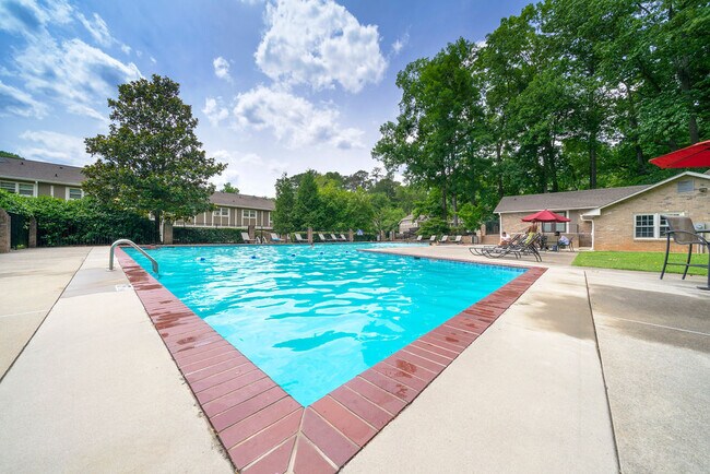 Photo - The Crossing at Henderson Mill Apartment H...