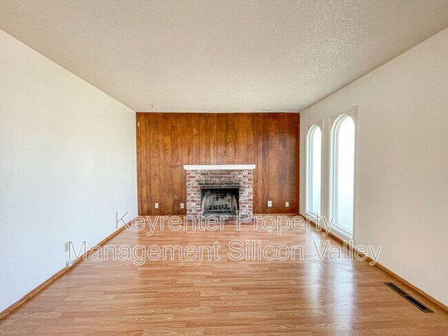 Photo - 34935 Peco St