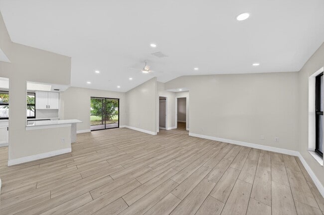 Photo - 1420 SE 19th St