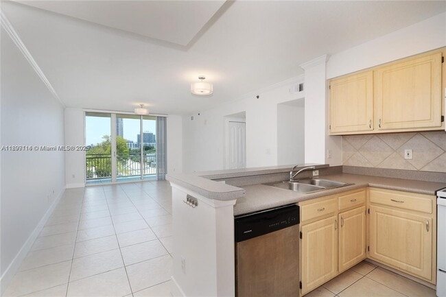 Photo - 2665 SW 37th Ave Unidad 606
