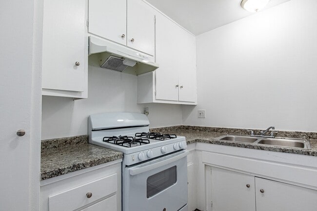 Parthenia Twin Apartments