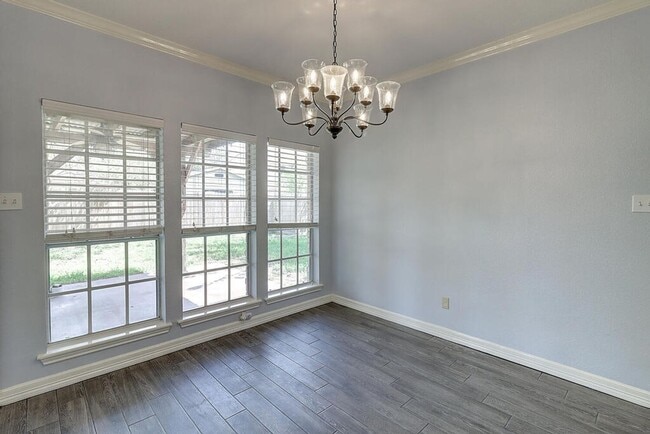 Photo - 7810 Duchess St