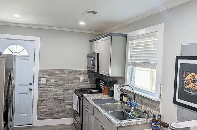 Photo - 920 N 6th St