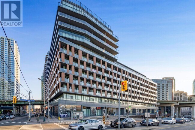 Photo - 169 Fort York Blvd Unit 816