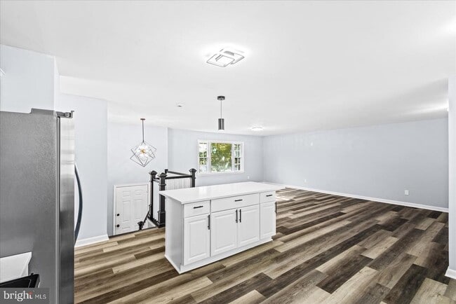 Building Photo - 2312 Harpoon Dr