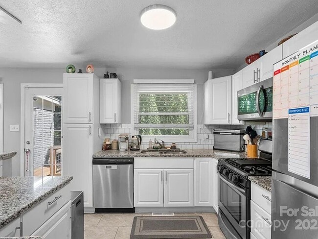 Photo - 6 Morgan Blvd