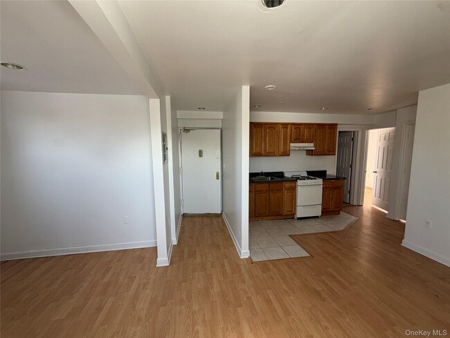 Photo - 2381 Belmont Ave Unidad 6A