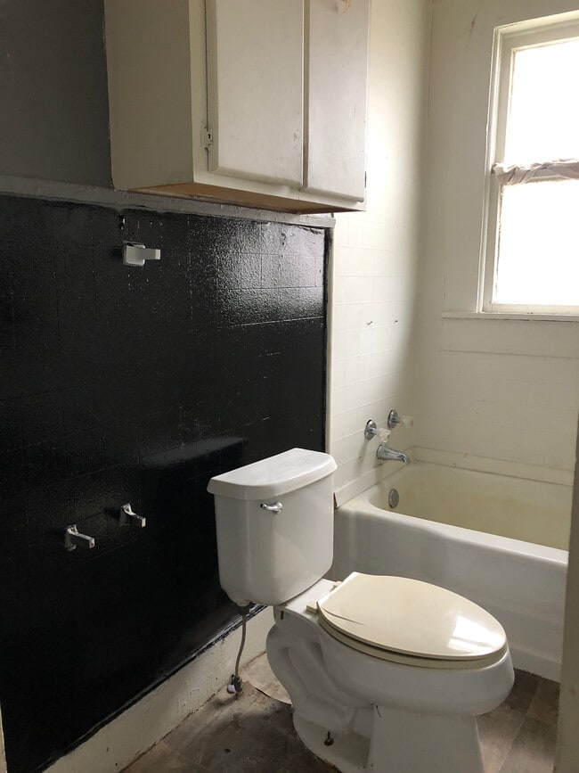 Photo - 220 Drew Ave