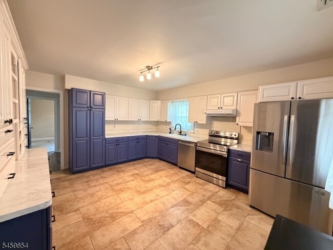 1031 Lowden Ave