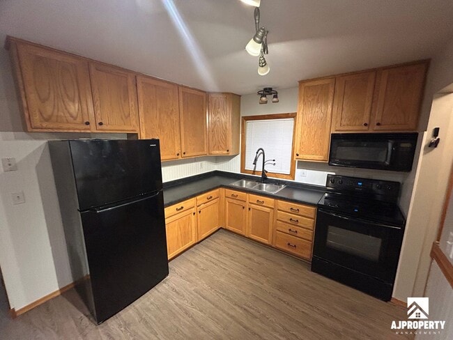 Photo - 2409 E 6th St