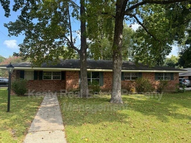 Building Photo - 214 Dover Dr