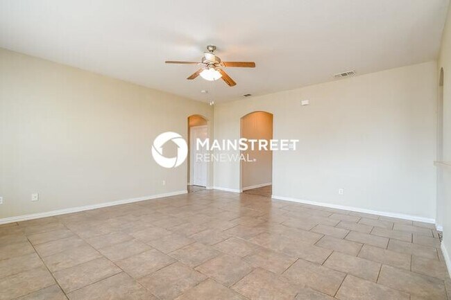 Photo - 3 Bedroom Pet-Friendly Home in Crowley, TX with Main Street Renewal