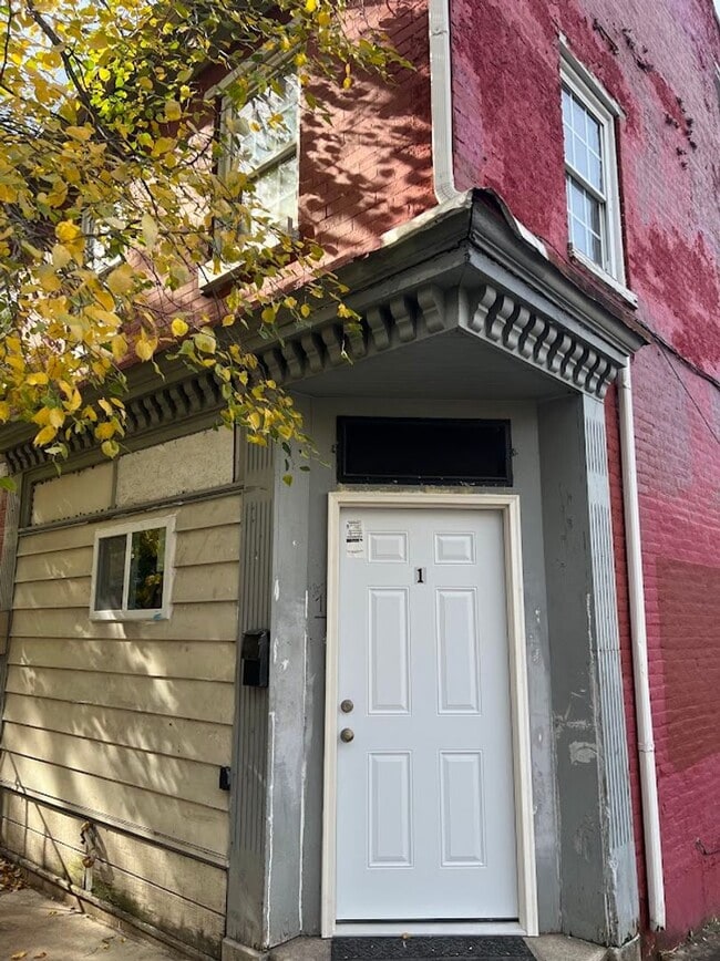 Building Photo - 26 S 11th St Unit 1st Floor