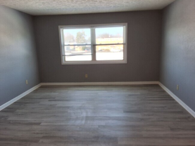 Photo - 365-12 ELMWOOD Unidad 12