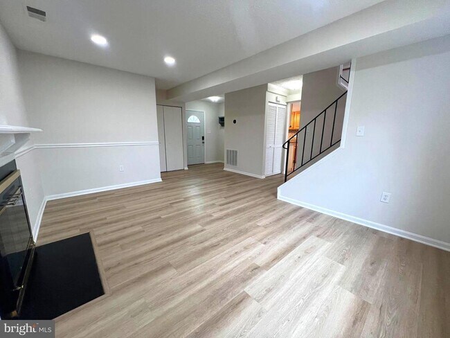 Photo - 13314 Hollinger Ave