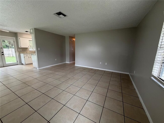 Photo - 1405 Crystal Ct