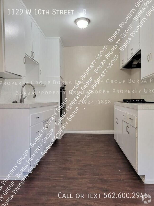 Building Photo - ***CHARMING 1 BEDROOM | 1 BATH WITH ONSITE... Unit D Rental