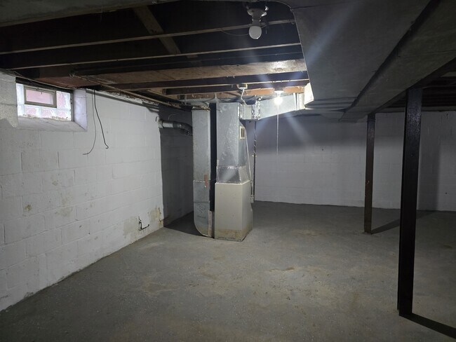 Photo - 15860 Fordham St