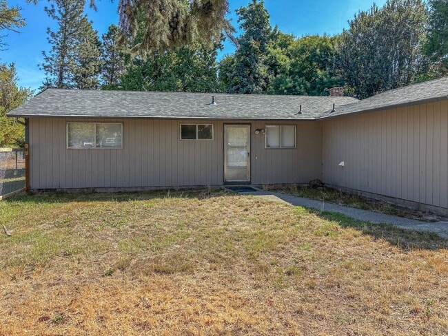 Photo - 230 SE 160th Ave