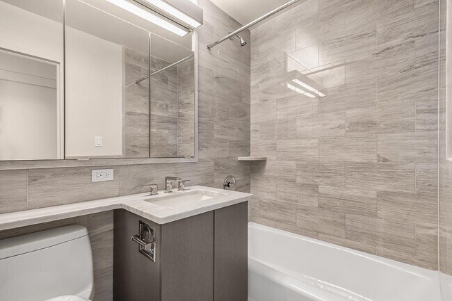 Photo - 431e E 73rd St