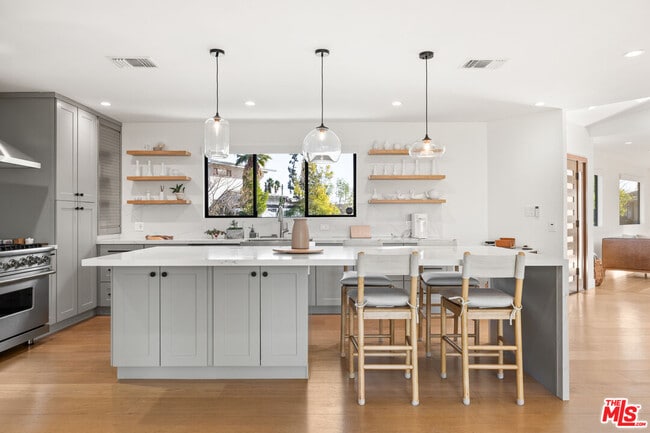 Building Photo - 8547 Shoup Ave