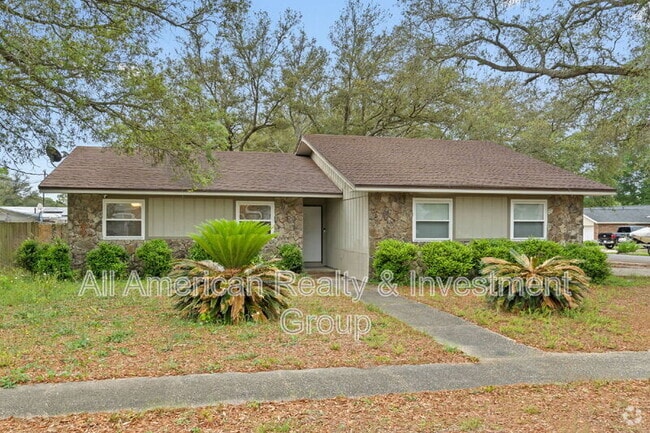 Building Photo - 717 Clark Dr Rental