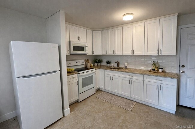 Photo - 110 Jericho Tpke Unit 3