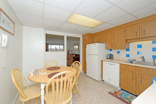 J.E. Furnished Apartments of Quincy