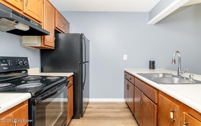 Photo - 530 Independence Ct