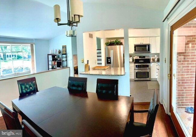 Photo - 9808 Forest Grove Dr