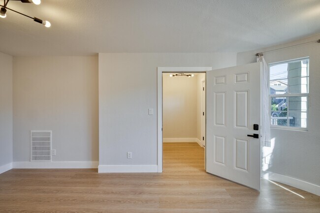 Photo - 2915 Filbert St