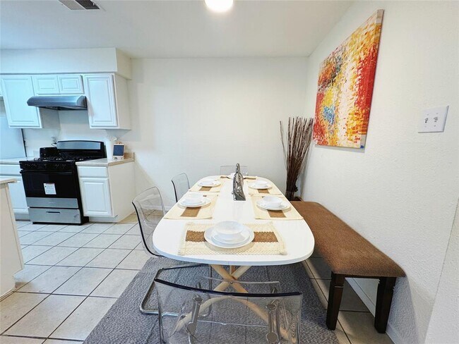 Photo - 2405 Teri Rd