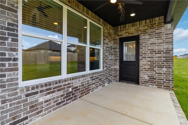 Photo - 1031 Whistler St